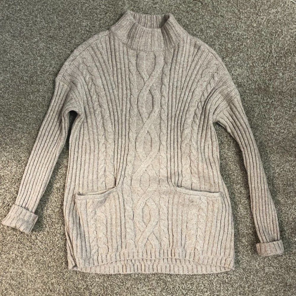 Abercrombie and Fitch Sweater